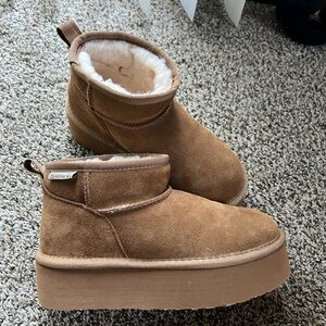 BRAND NEW Bearpaw Shalini Platform Short Boots women’s size 7